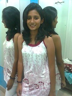 Posing Girls Camera Pics Posing Girls Camera Pics